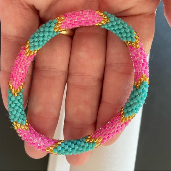 Hand beaded bracelets, made with glass beads - Picture 9 of 14